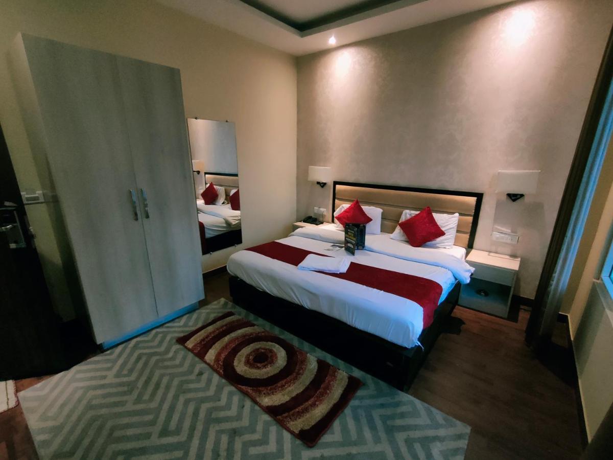 מנאלי Hotel Royal Residency מראה חיצוני תמונה