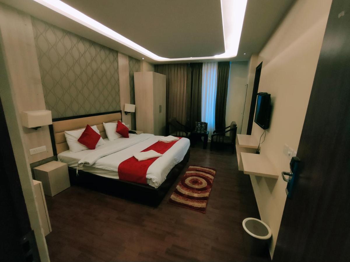 מנאלי Hotel Royal Residency מראה חיצוני תמונה