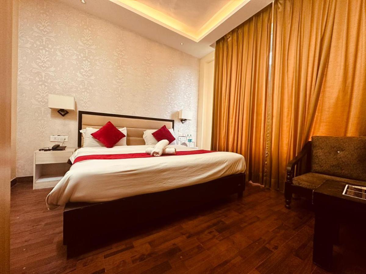 מנאלי Hotel Royal Residency מראה חיצוני תמונה